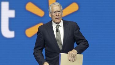 Heredero de Walmart compra Broncos por cifra récord