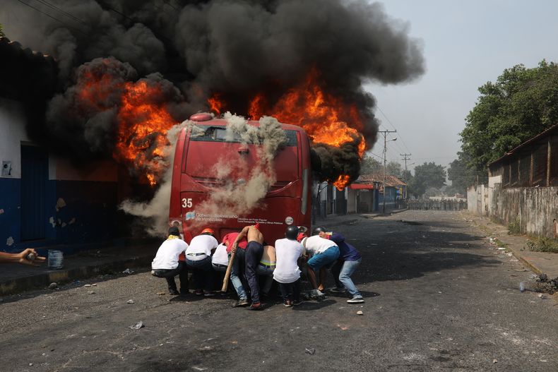 AMS-GEN_VENEZUELA-CRISIS_POLITICA-2.jpg