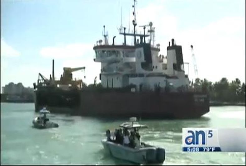 Hoy el gobernador de la Florida visitó las obras del dragado del Puerto Miami, un proyecto millonario destinado a profundizar la zona de carga.