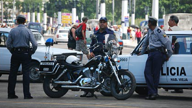 despliegue policial en la habana en respuesta a un paro de taxistas