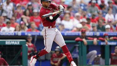 Walker ayuda a Diamondbacks a romper racha ganadora de Filis
