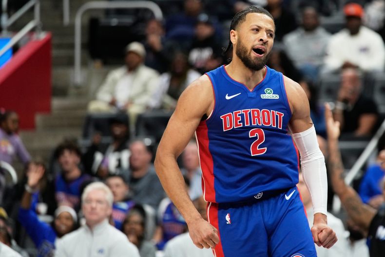 Cade Cunningham, base de los Pistons de Detroit, festeja luego de recibir una falta en el duelo del miércoles 29 de octubre de 2025, ante el Magic de Orlando (AP Foto/Ryan Sun)