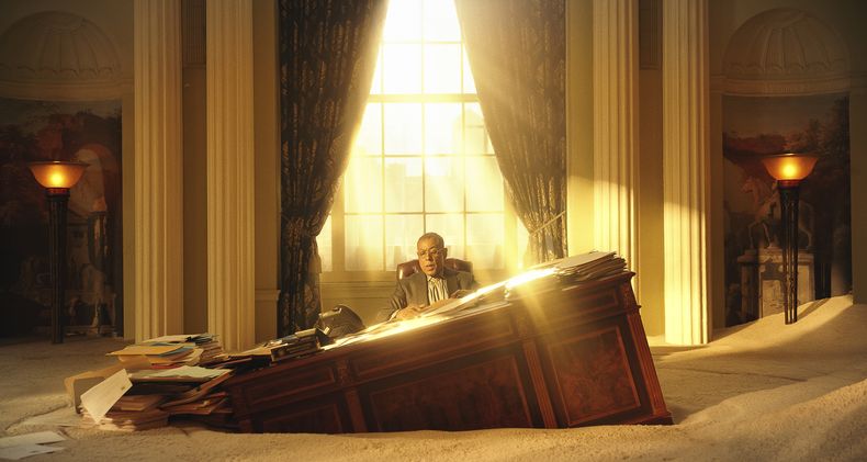 Esta imagen proporcionada por Lionsgate muestra a Giancarlo Esposito como el alcalde Cicero en una escena de Megalopolis. (Lionsgate via AP)