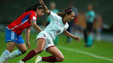 deyna castellanos regresa a la convocatoria con la vinotinto femenina .