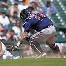 Schoop llega a 1.000 hits en triunfo de Tigres ante Mellizos