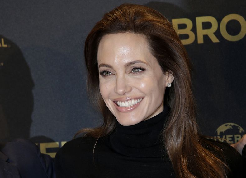 ESP-CEL_ANGELINA_JOLIE-0.jpg