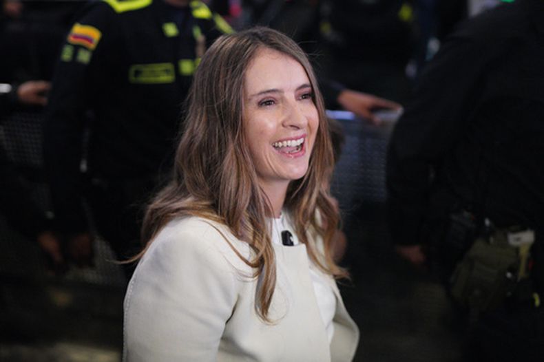 La candidata presidencial Paloma Valencia, del partido Centro Democrático, llega a un mitin de campaña en Bogotá, Colombia, el domingo 24 de mayo de 2026. (Foto AP/Iván Valencia)