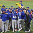 Venezuela celebra tras vencer 3-2 a Estados Unidos en la final del Clásico Mundial de béisbol, el martes 17 de marzo de 2026, en Miami. (AP Foto/Lynne Sladky)