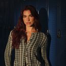 Dua Lipa posa para un retrato para promover su nuevo álbum Radical Optimism el viernes 26 de abril de 2024, en Nueva York. (Foto Drew Gurian/Invision/AP)