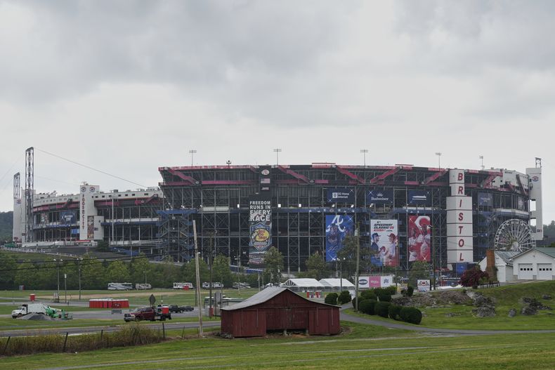 Bristol Motor Speedway un día antes de recibir el MLB Speedway Classic ante los Rojos de Cincinnati y los Bravos de Atlanta el viernes primero de agosto del 2025. (AP Foto/George Walker IV)