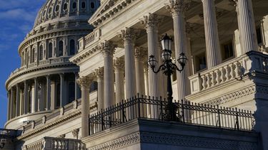Senado de EEUU rechaza orden de vacunación para empresas