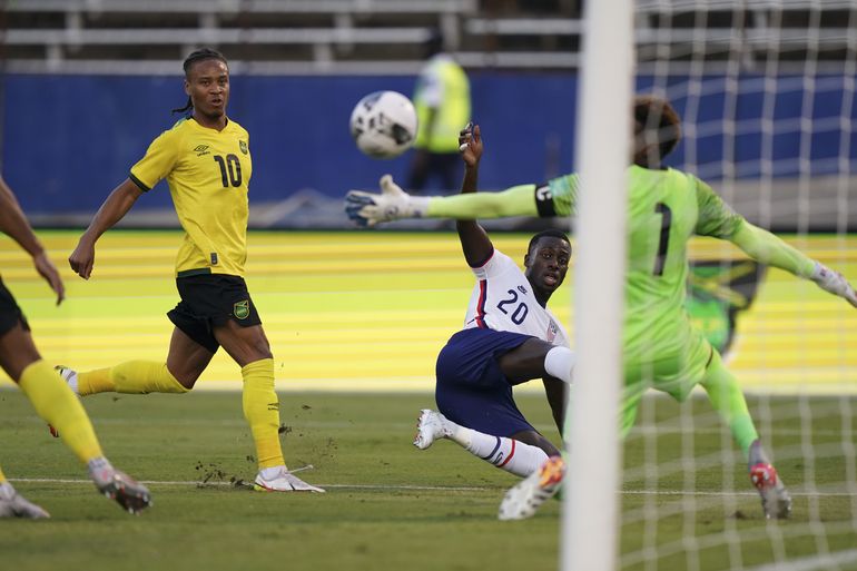 EEUU saca empate 1-1 de visita a Jamaica