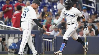 con jonrones del cubano soler y rojas, marlins hilan 6to triunfo