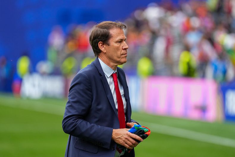 El técnico de Bélgica Rudi Garcia tras la victoria ante Senegal en los 16vos de final del Mundial, el miércoles 1 de julio de 2026, en Seattle. (AP Foto/Ted S. Warren)