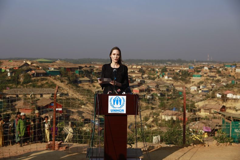ESP-CEL_ANGELINA_JOLIE-0.jpg