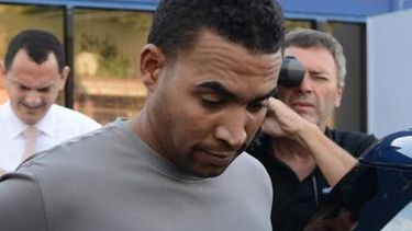americateve | El reguetonero Don Omar fue arrestado en la madrugada de hoy por alegada violación a la Ley 54 de Violencia Doméstica.