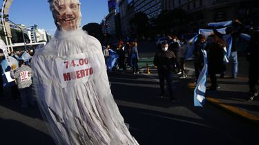 Argentinos protestan contra nuevo confinamiento