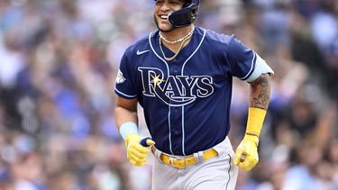 José Siri de los Rays de Tampa Bay tras batear un jonrón ante los Cachorros de Chicago, el miércoles 31 de mayo de 2023, en Chicago. (AP Foto/Quinn Harris)
