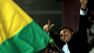 elecciones en brasil: una punalada impulsa a candidato de la derecha para las presidenciales de este domingo