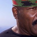 El miembro del Salón de la Fama del fútbol americano, Jim Brown, durante una conferencia de prensa en su residencia, el miércoles 4 de agosto de 1999, en el sector de Hollywood Hills, en Los Ángeles. (AP Foto/Damian Dovarganes, Archivo)