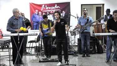 americateve | El vocalista principal de la agrupación, Tony Luis González, y el guitarrista Leonardo Ignacio Hernández Remedio, se encuentran desde el domingo en Nueva Jersey.