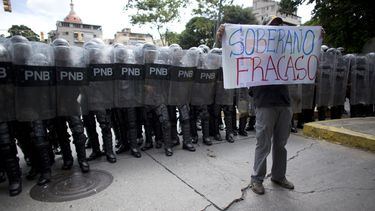Venezuela: reprimen protesta de estudiantes universitarios
