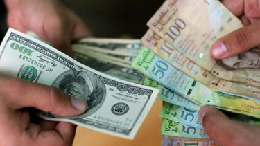 moneda venezolana pierde un 30 por ciento su valor frente al dolar en tan solo 48 horas