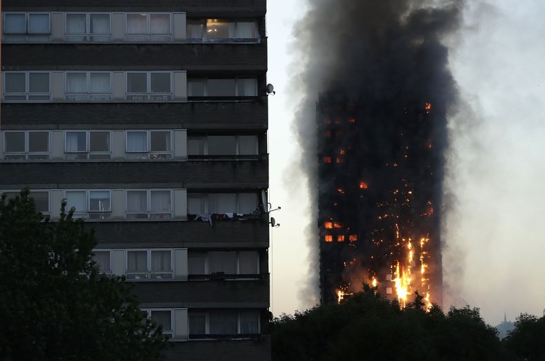 EUR-GEN_LONDRES-INCENDIO-3.jpg