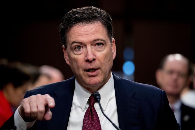 ARCHIVO – El exdirector del FBI, James Comey habla en una audiencia del Comité de Inteligencia del Senado en el Capitolio, Washington, el 8 de junio de 2017. (AP Foto/Andrew Harnik, Archivo)
