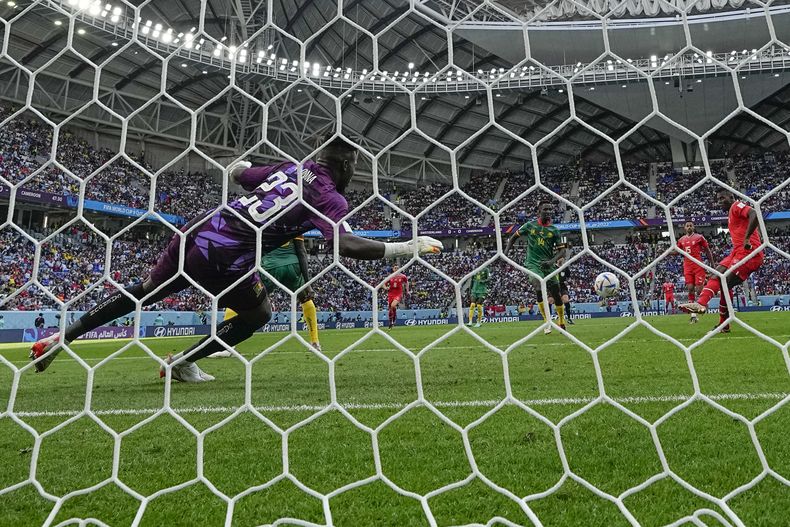 DEP-FUT MUNDIAL SUIZA-CAMERÚN