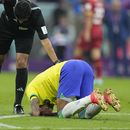 Neymar continúa el tratamiento para su tobillo en la piscina