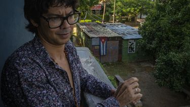 cientos de artistas exigen a cuba respetar libertades