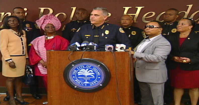 CONFERENCIA BALA PERDIDA.png