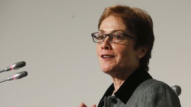 Exembajadora en Ucrania dice que Trump presionó su salida