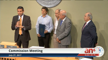 alcalde de miami reconoce labor de rene pedrosa y el canal america teve