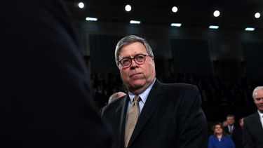 Tras juicio político, los demócratas apuntan contra Barr