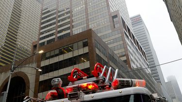 helicoptero se desploma en techo de rascacielos de manhattan