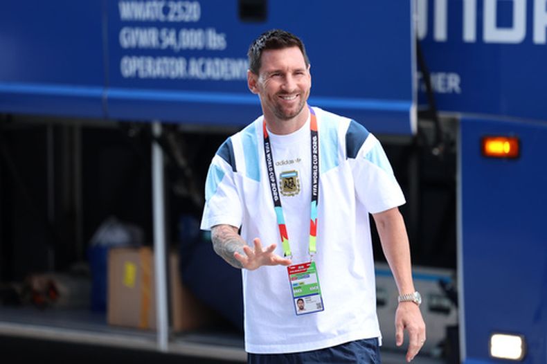 El capitán argentino Lionel Messi llega al estadio para el partido contra Egipto en los octavos de final del Mundial, el martes 7 de julio de 2026, en Atlanta. (AP Foto/Colin Hubbard)