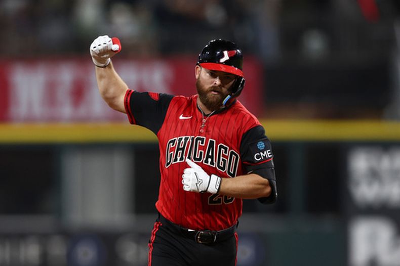 Jake Rogers, de los Medias Blancas de Chicago, festeja tras poner fin al juego ante los Mets de Nueva York con un jonrón, el viernes 21 de agosto de 2026 (AP Foto/Jessie Alcheh)