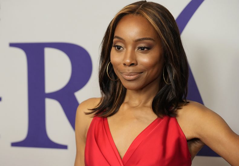 ARCHIVO - Erica Ash posa en la 48a edición Anual de los Premios Gracie en Beverly Hills, California, el 23 de mayo de 2023. Ash, actriz y comediante experta en sketches cómicos que protagonizó las series de parodia Mad TV y Real Husbands of Hollywood, murió el domingo en Los Ángeles debido a un cáncer. Tenía 46 años. (Foto AP/Chris Pizzello, archivo)