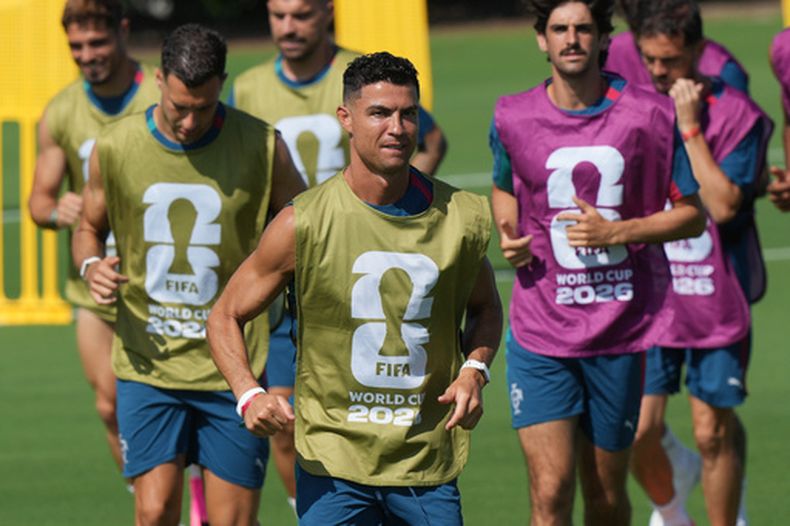 El delantero portugués Cristiano Ronaldo durante un entrenamiento de la selección en el Mundial, el lunes 22 de junio de 2026, en Palm Beach Gardens, Florida. (AP Foto/Marta Lavandier)