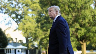 Trump firma nuevas restricciones migratorias para 8 países