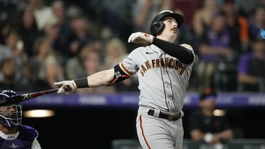 Casili y Yastrzemski jonronean, Gigantes ganan 7-6 a Rockies