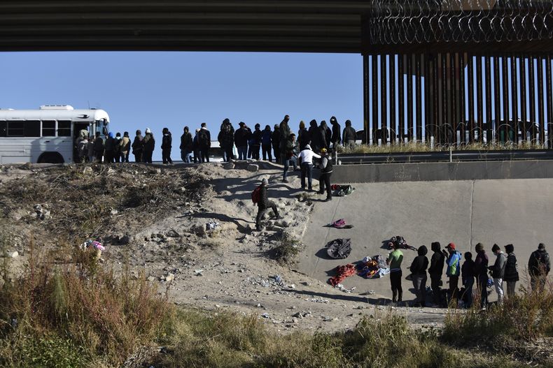 AMN-INM TEXAS-MIGRANTES