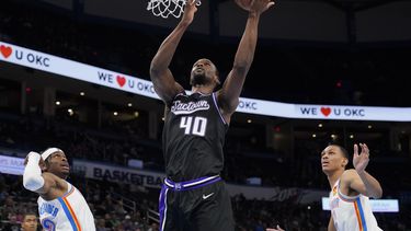 Kings vencen 131-110 a Thunder; Fox consigue 29 tantos
