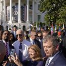 Popularidad de Biden sube antes de elecciones de noviembre