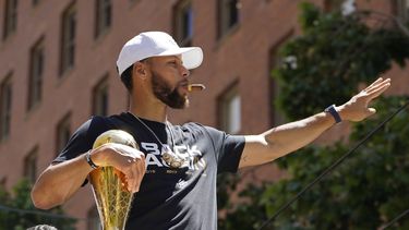 Curry pasa de la cancha al escenario; presentará los ESPYS