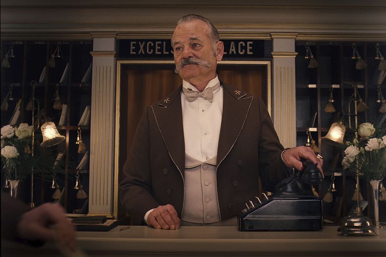 Esta imagen proporcionada por Criterion muestra a Bill Murray en una escena de la película de 2014 El Gran Hotel Budapest. (Criterion via AP)
