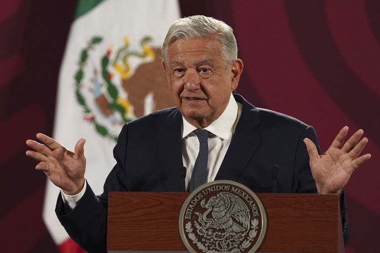 Presidente de México pretende eliminar el horario de verano
