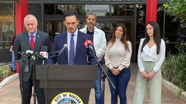 renuncia como concejal de hialeah hijastro del alcalde esteban bovo